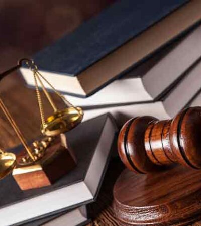 بهترین وکیل مشهد